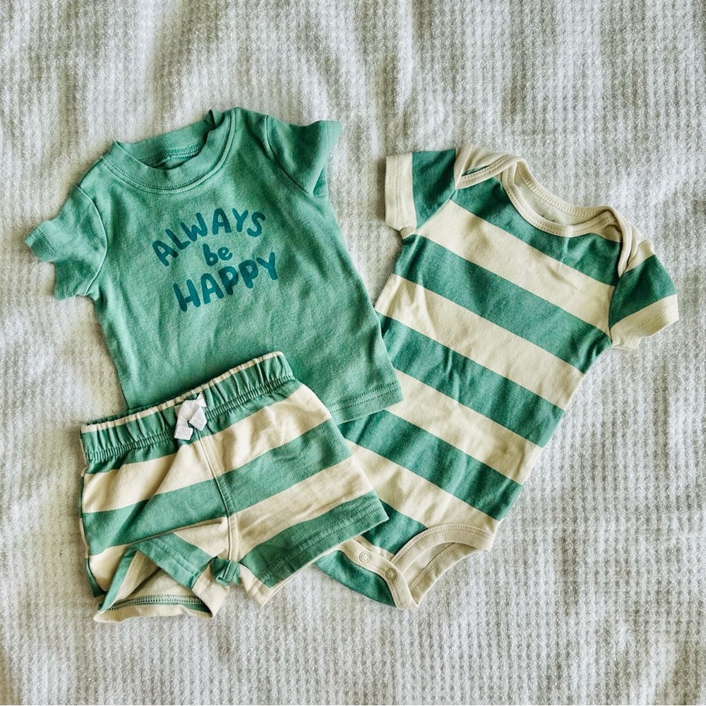 Carter's Green and Cream Baby 3 Piece Set Size 6 Months